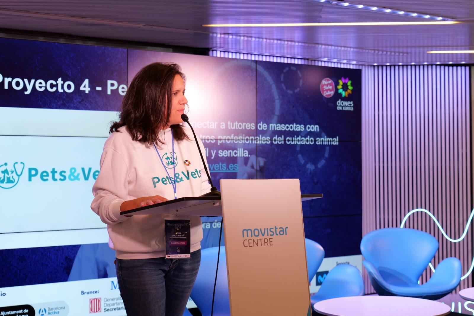 Asistimos al evento #WomanLiderTIC organizado por Dones En Xarxa como finalistas y además, tras nuestra presentación de Pets & Vets, nos otorgaron el segundo premio en el #WomenStartupChallenge2023 🚀
  Podéis escuchar el pitch de nuestra CEO Lorena del minuto 20 al 23.